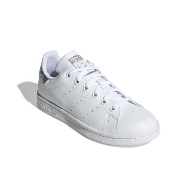 EE8483_6_FOOTWEAR_Photography_Front Lateral Top View_white.jpg